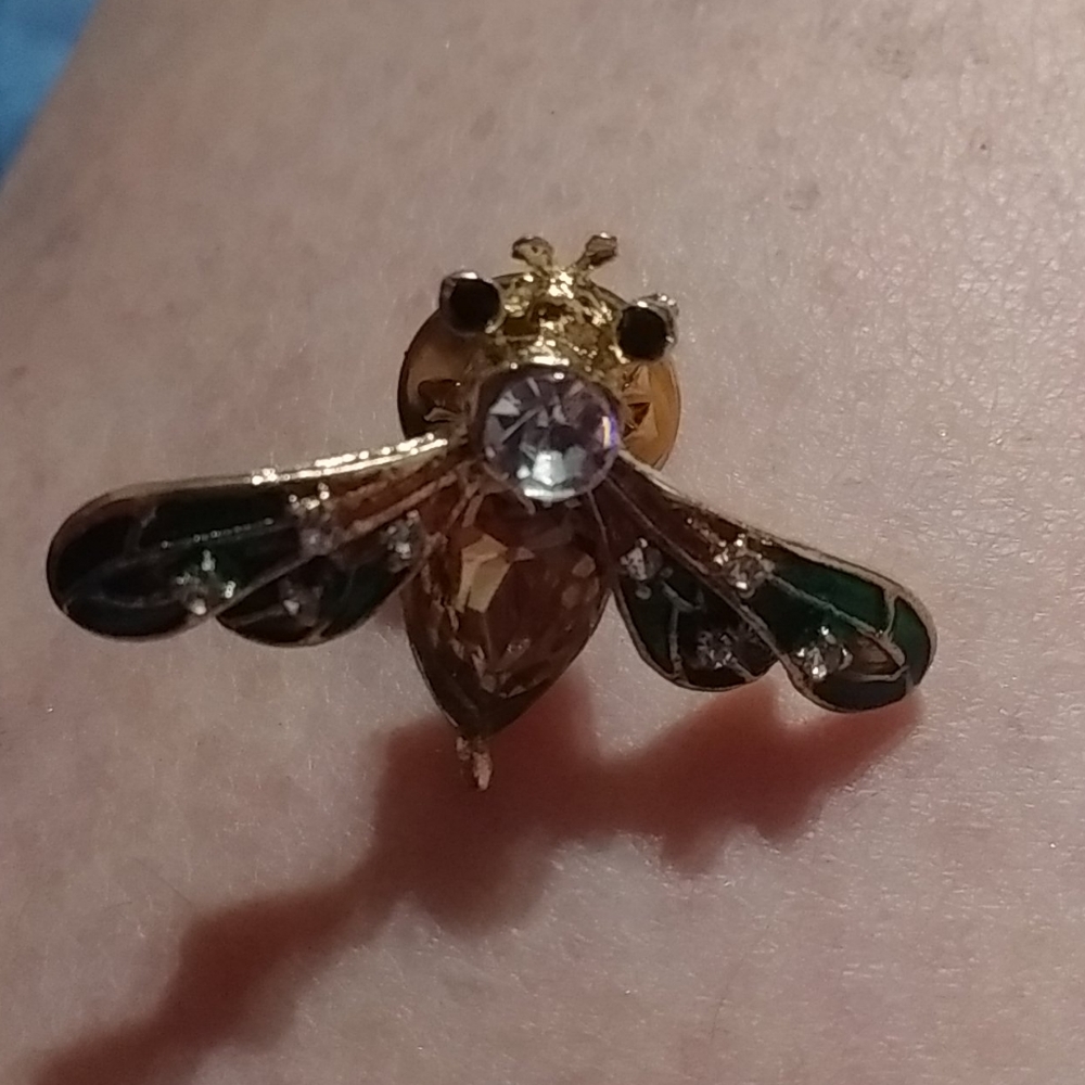 Bumblebee pin - Picture 3 of 3